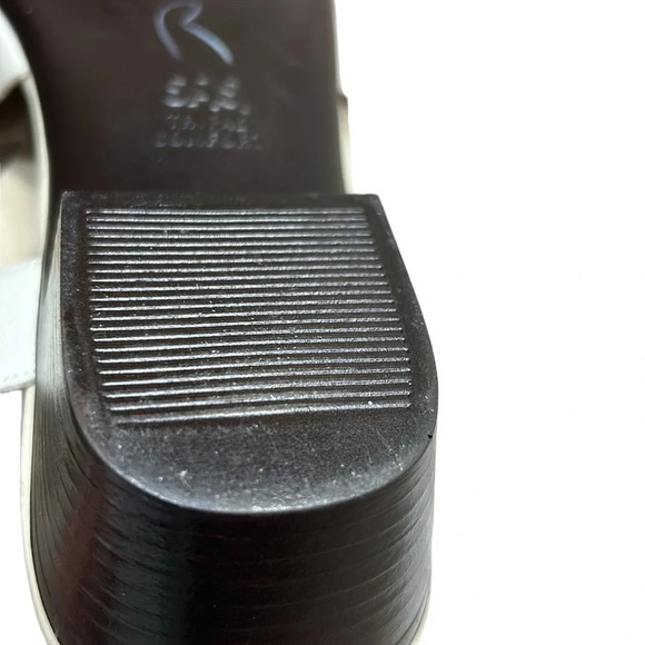 SAS sandals ,women size 10.5 Suntimer Pearl Cream colored,Velcro,comfy,1.5” heel - Picture 14 of 17